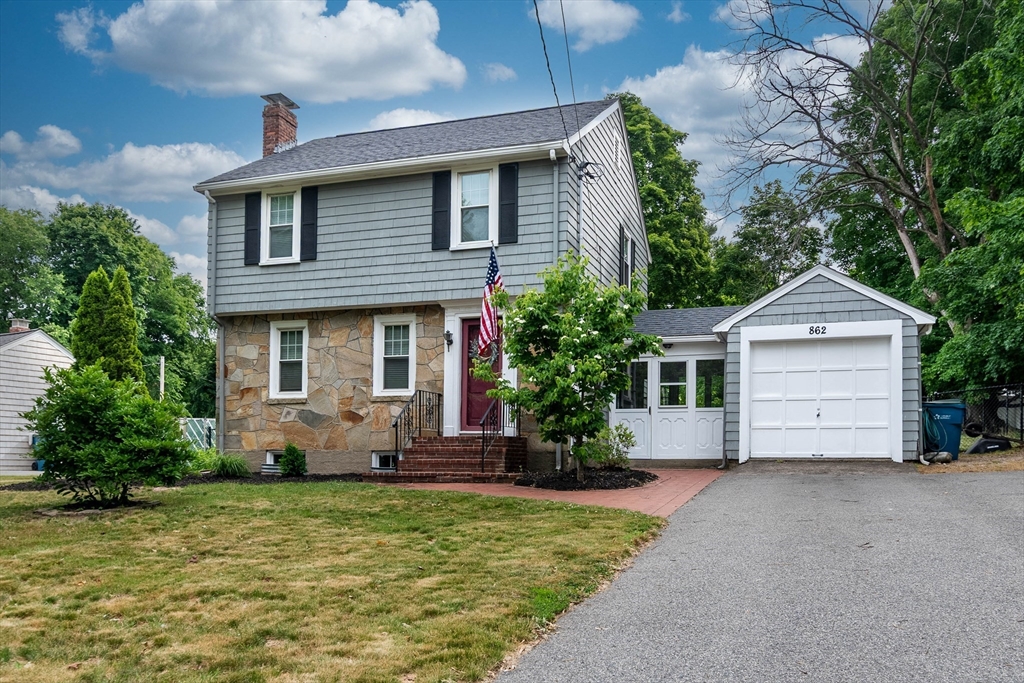 862 Pleasant Street