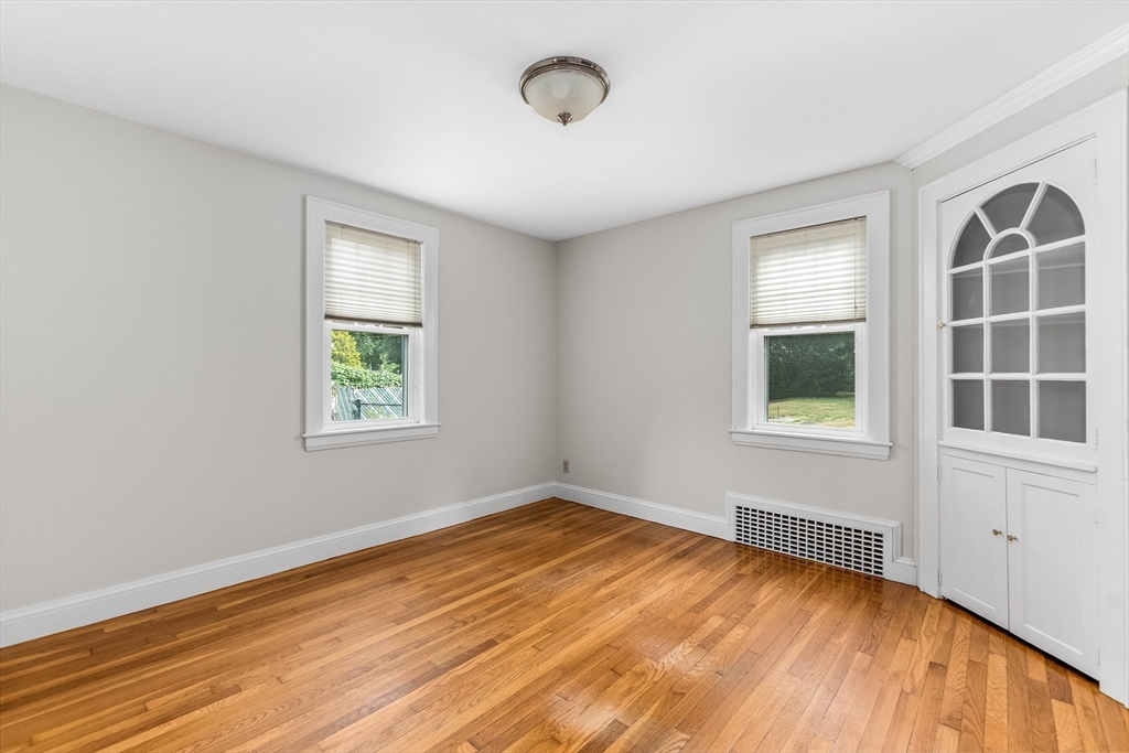 862 Pleasant Street