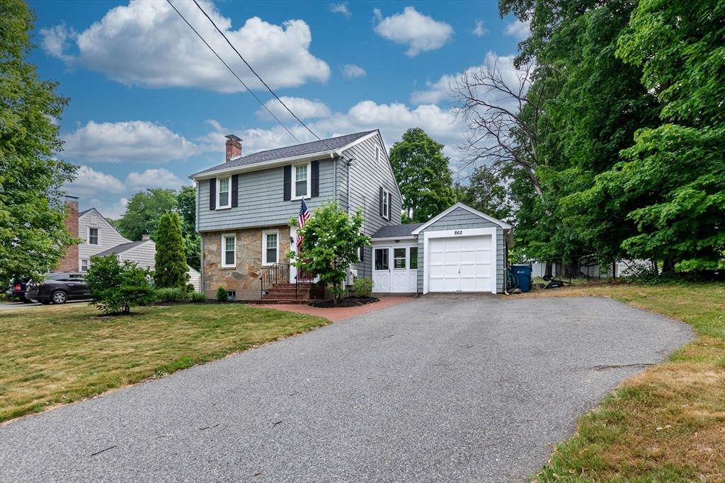 862 Pleasant Street