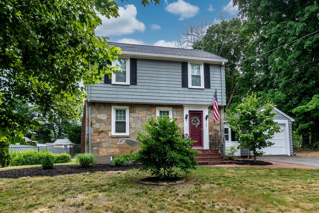 862 Pleasant Street