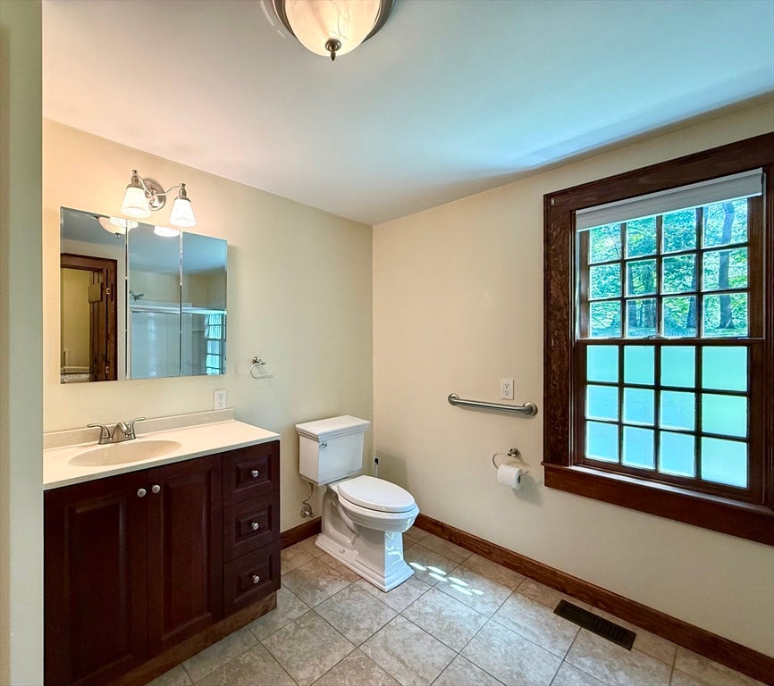 661 Bernardston Rd, Greenfield, MA Photo #12