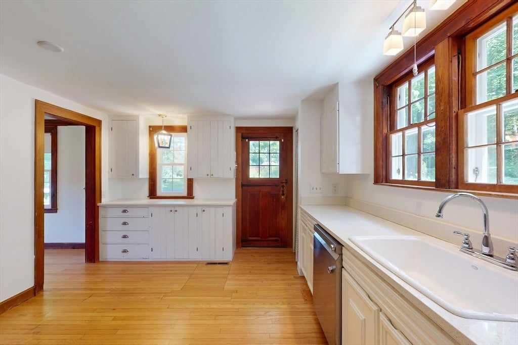661 Bernardston Rd, Greenfield, MA Photo #7