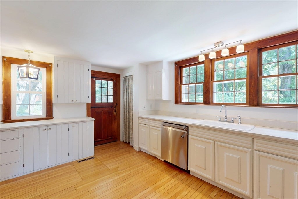 661 Bernardston Rd, Greenfield, MA Photo #6