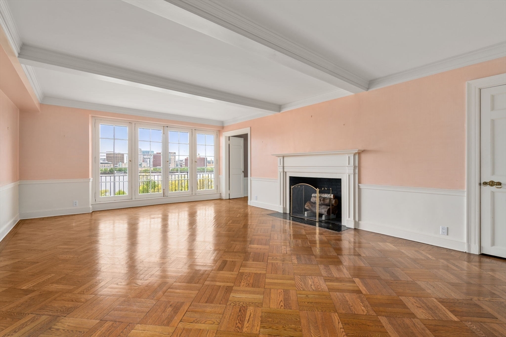 274 Beacon Street 8R