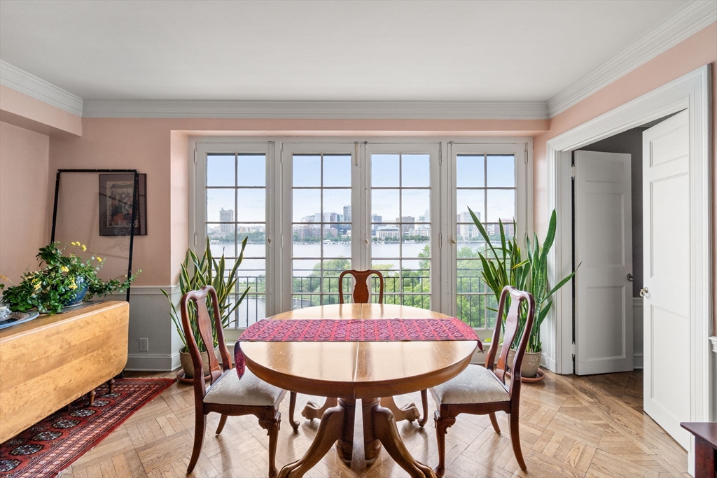 274 Beacon Street 8R