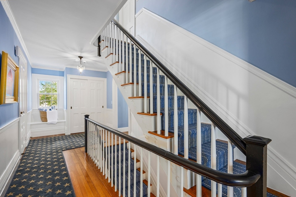 Falmouth, Massachusetts 02540, United States, 5 Bedrooms Bedrooms, ,5 BathroomsBathrooms,Residential,Active,203210