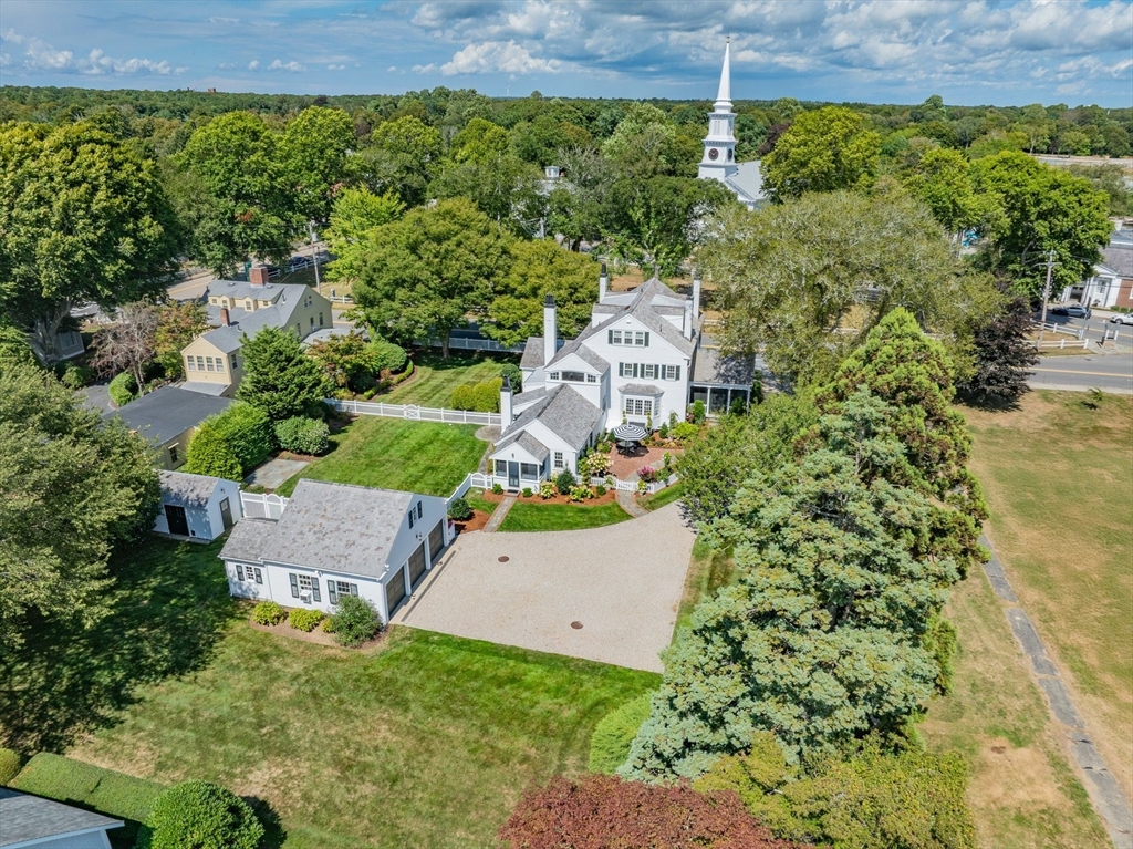 Falmouth, Massachusetts 02540, United States, 5 Bedrooms Bedrooms, ,5 BathroomsBathrooms,Residential,Active,203210