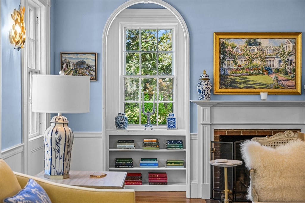 Falmouth, Massachusetts 02540, United States, 5 Bedrooms Bedrooms, ,5 BathroomsBathrooms,Residential,Active,203210