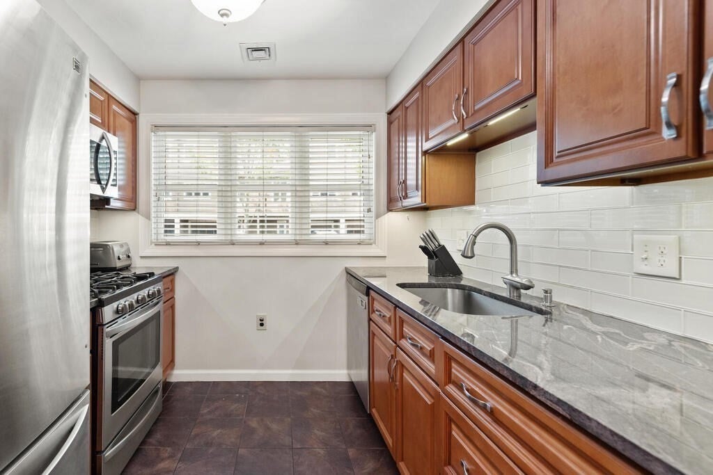 6 Angela Ln #6, Watertown, MA, 6 Angela Ln #6, Watertown, MA Photo #2