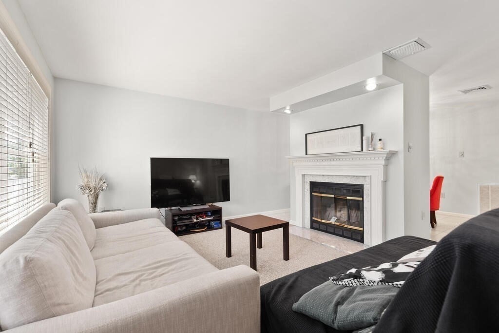 6 Angela Ln #6, Watertown, MA, 6 Angela Ln #6, Watertown, MA Photo #3