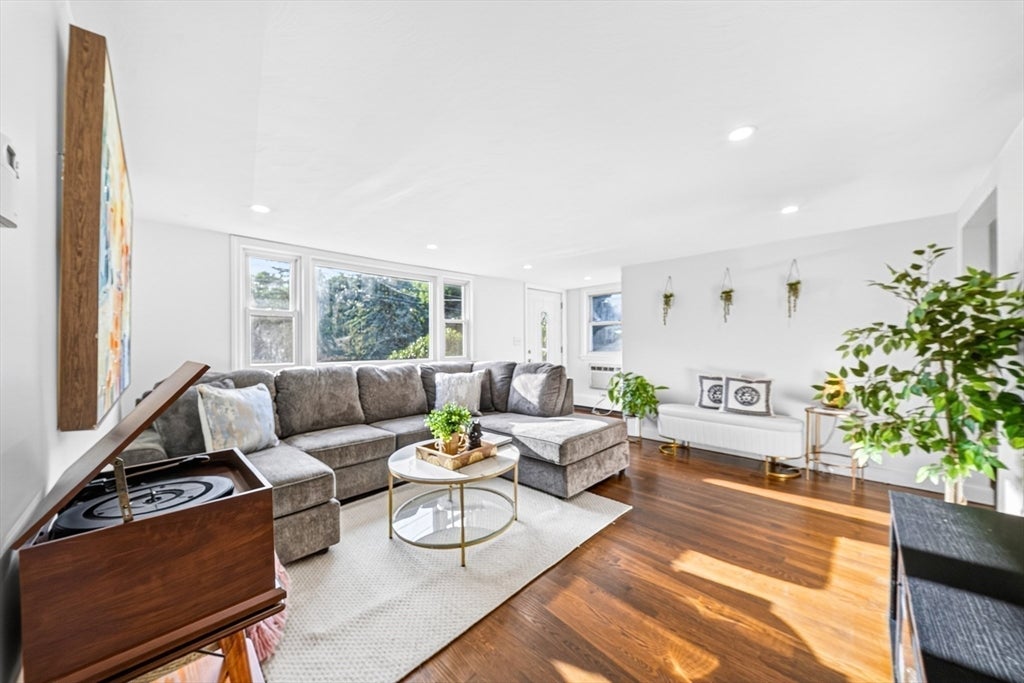 268 Lexington St