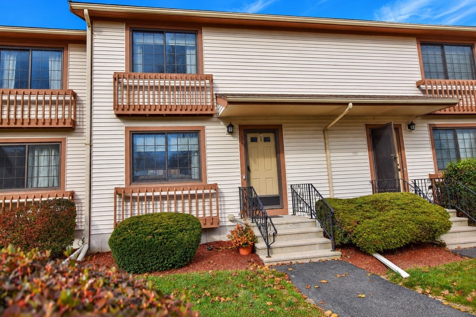 489 Turnpike St. 3-4