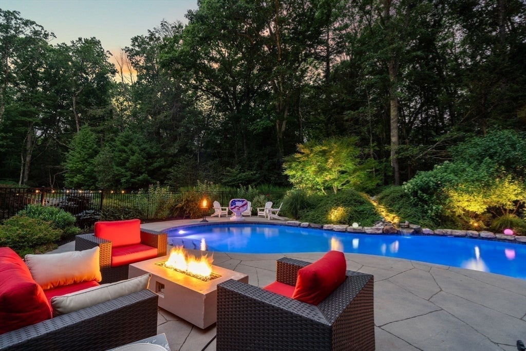 17 Noon Hill Avenue, Norfolk, MA, 17 Noon Hill Avenue, Norfolk, MA Photo #38