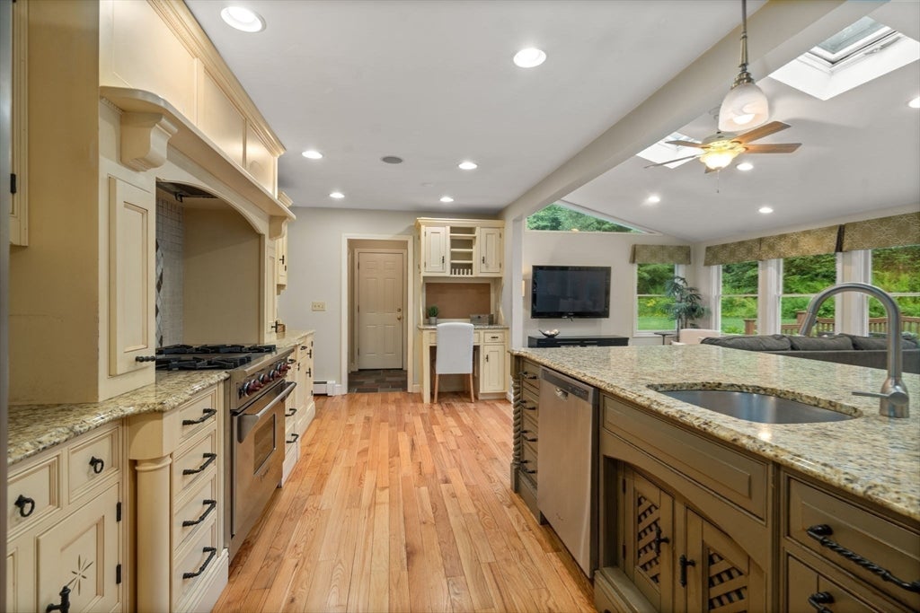 17 Noon Hill Avenue, Norfolk, MA, 17 Noon Hill Avenue, Norfolk, MA Photo #14