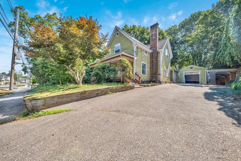 56 Park St Hudson MA 01749