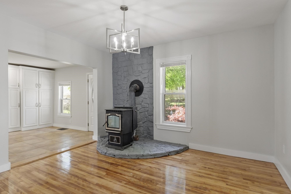 36 Chestnut St, Marlborough, MA Photo #4
