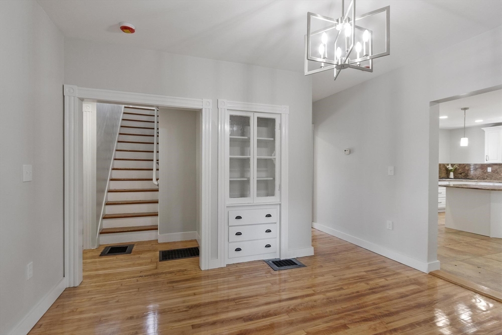 36 Chestnut St, Marlborough, MA Photo #9