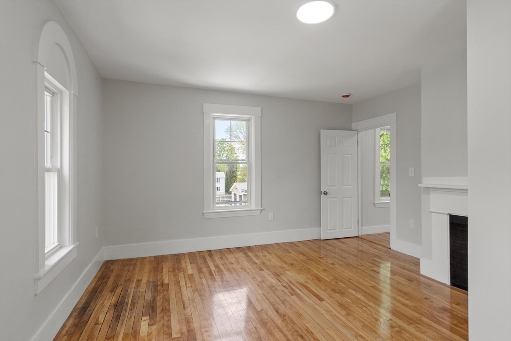 36 Chestnut St, Marlborough, MA Photo #14