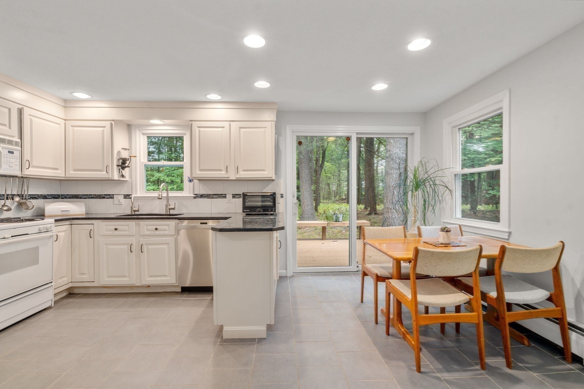 41 Old Stagecoach Rd, Bedford, MA, 41 Old Stagecoach Rd, Bedford, MA Photo #10