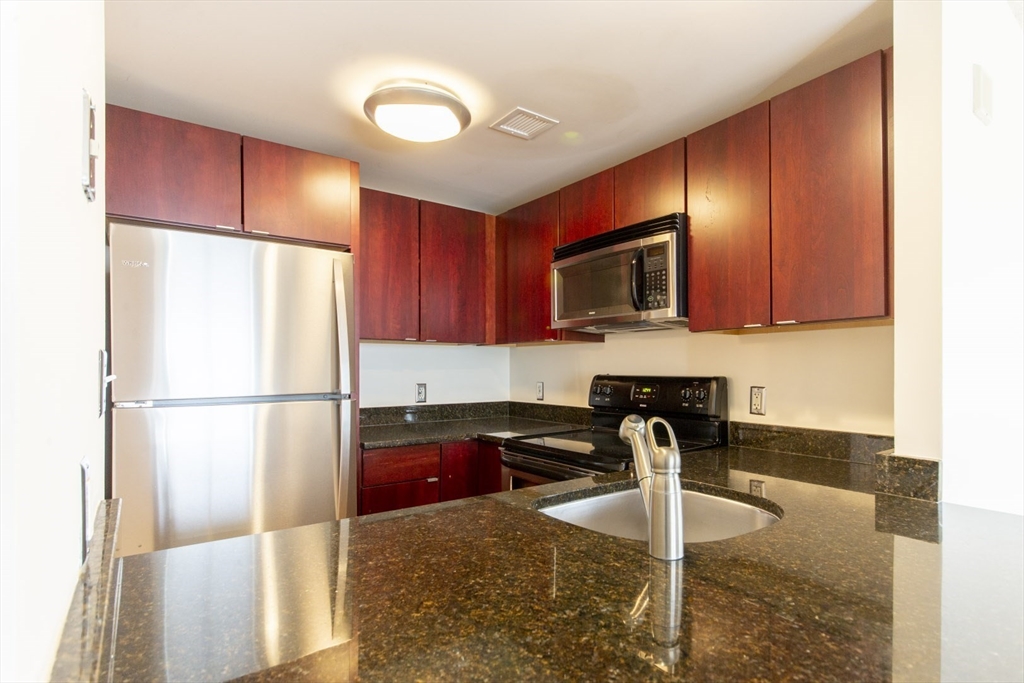 8-12 Museum Way 1022