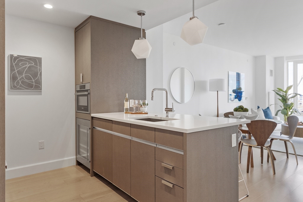 100 Lovejoy Wharf Unit 10E