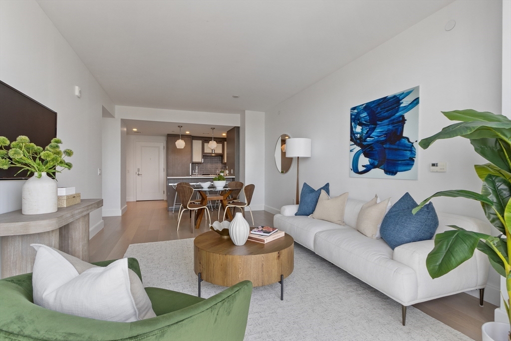 100 Lovejoy Wharf Unit 10E