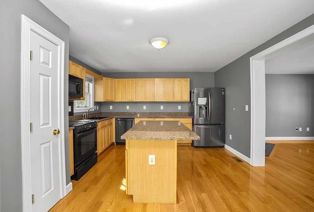 81 Beecher Pl #81, Newton, MA, 81 Beecher Pl #81, Newton, MA Photo #8