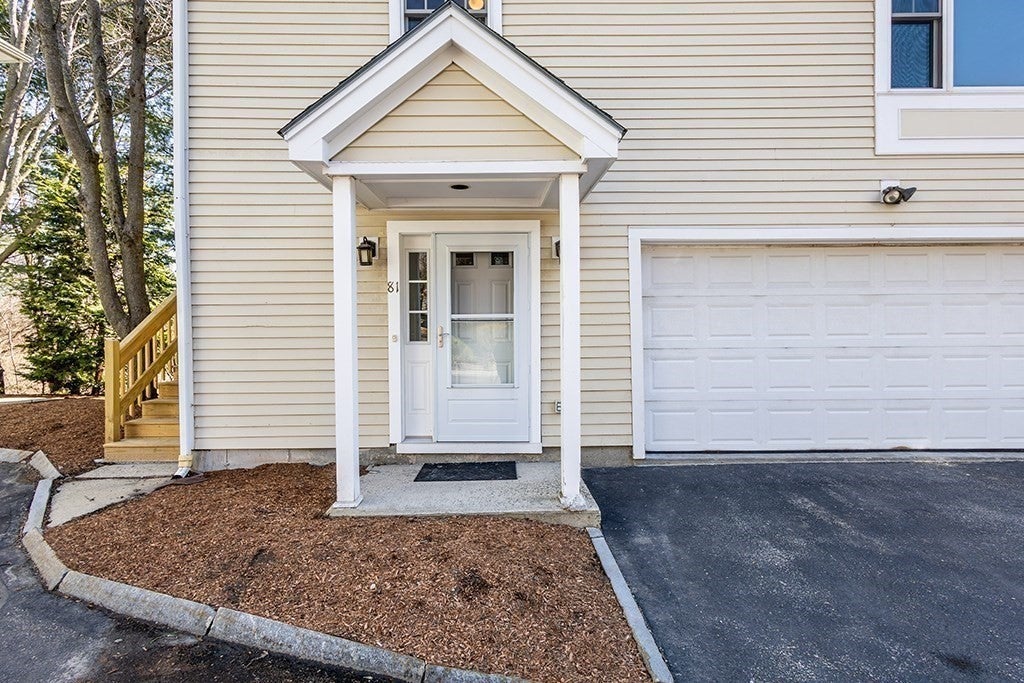 81 Beecher Pl 81