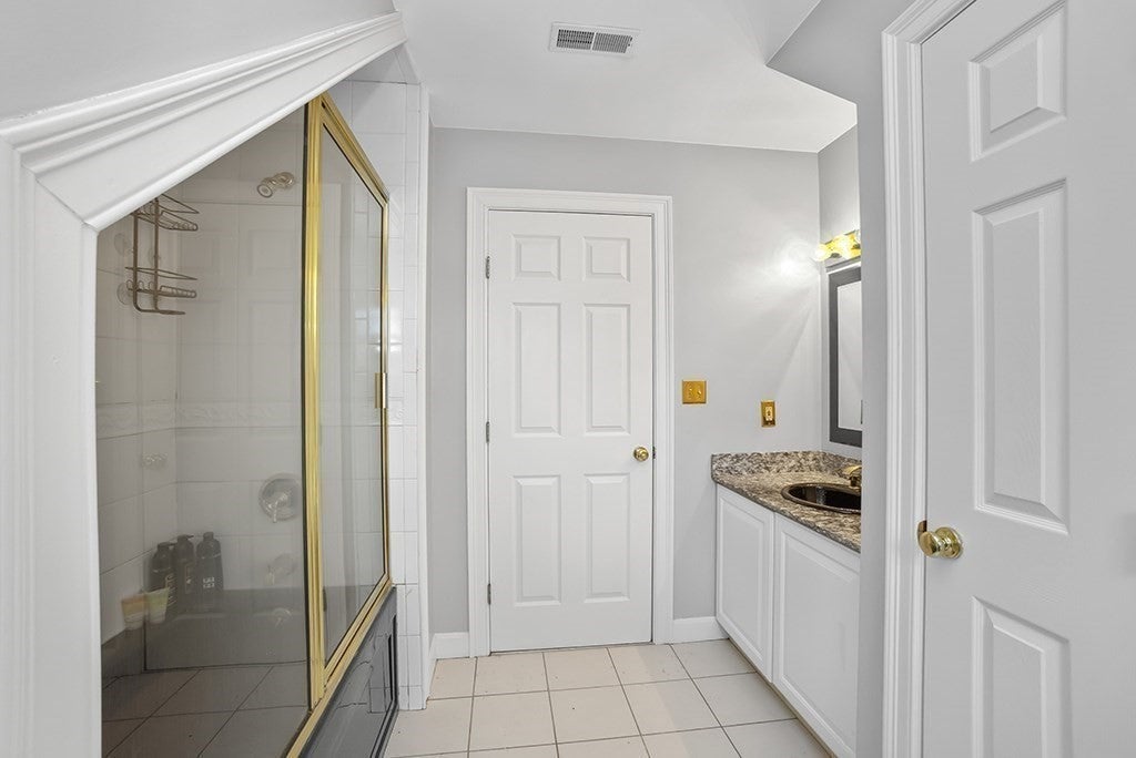 81 Beecher Pl #81, Newton, MA, 81 Beecher Pl #81, Newton, MA Photo #20