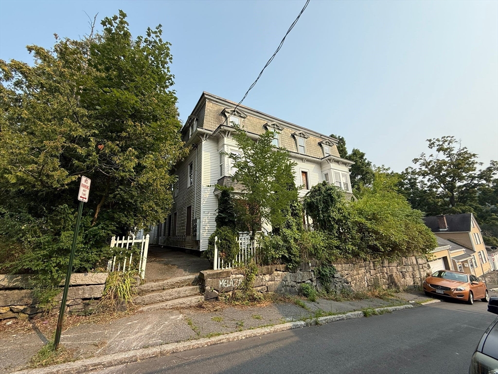 13-15 Chestnut St