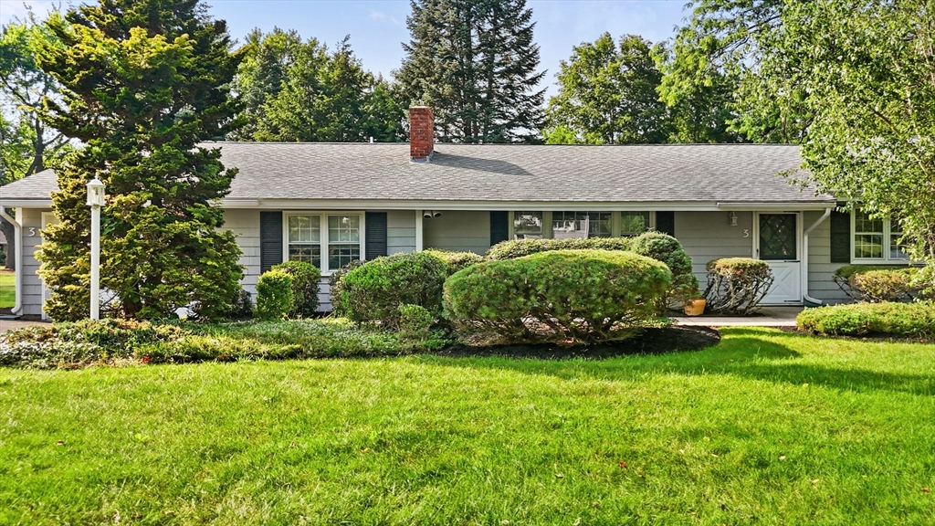 3 Hickory Ln
