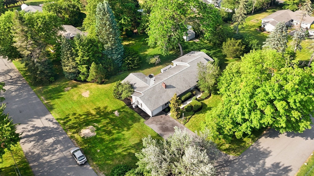 3 Hickory Ln