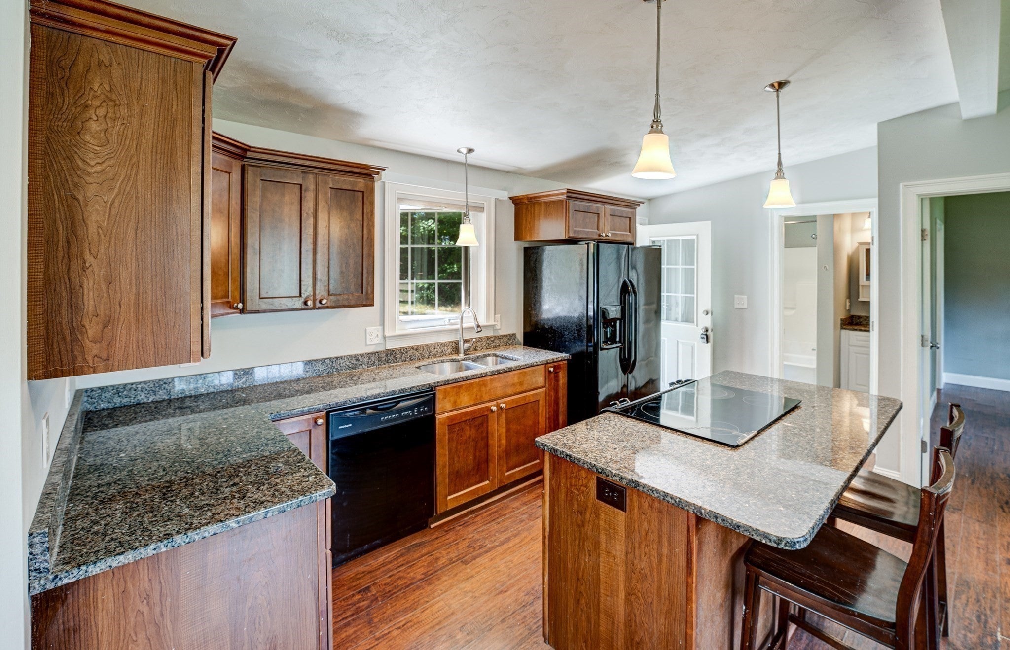 18 Woodland Dr