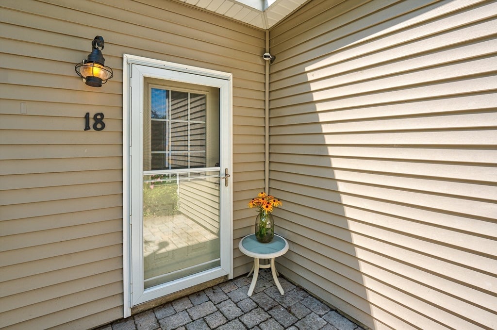 18 Woodland Dr, Lunenburg, MA, 18 Woodland Dr, Lunenburg, MA Photo #2