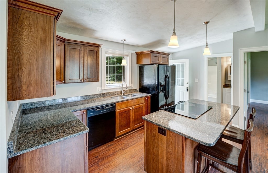 18 Woodland Dr, Lunenburg, MA, 18 Woodland Dr, Lunenburg, MA Photo #4