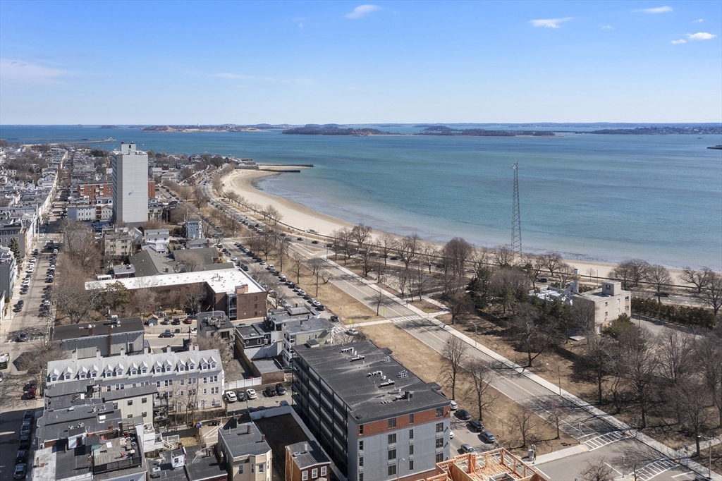 Boston, Massachusetts 02127, United States, 2 Bedrooms Bedrooms, ,2 BathroomsBathrooms,Residential,Pending,86568