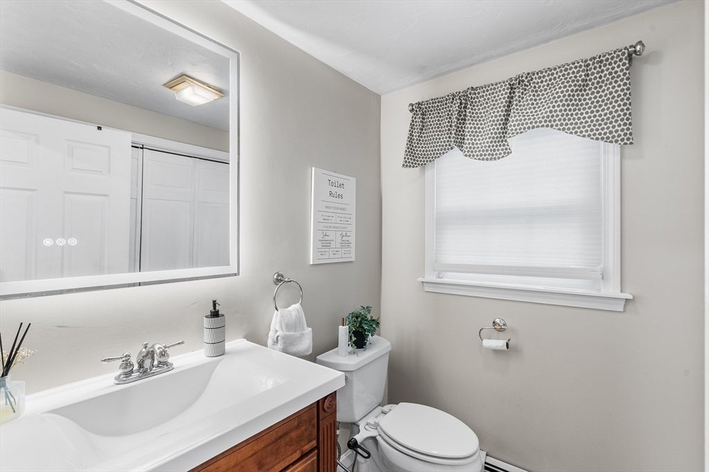 16 Jasmine Rd, Medway, MA Photo #11