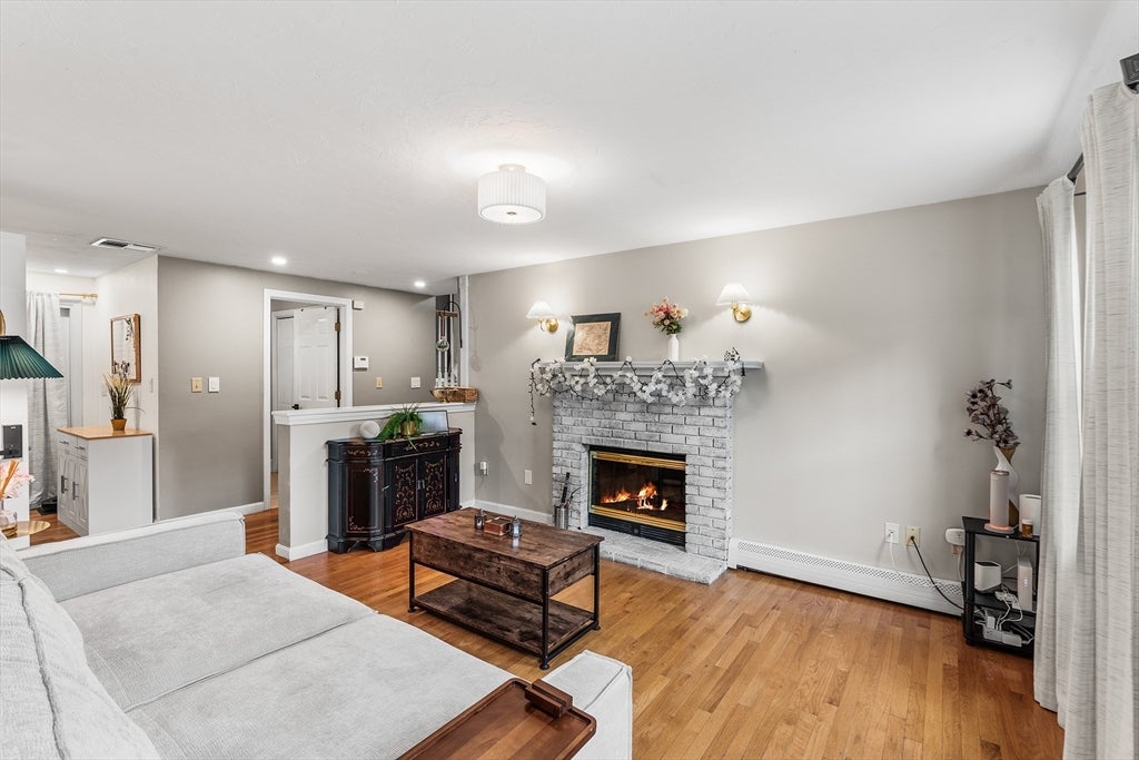 16 Jasmine Rd, Medway, MA Photo #3
