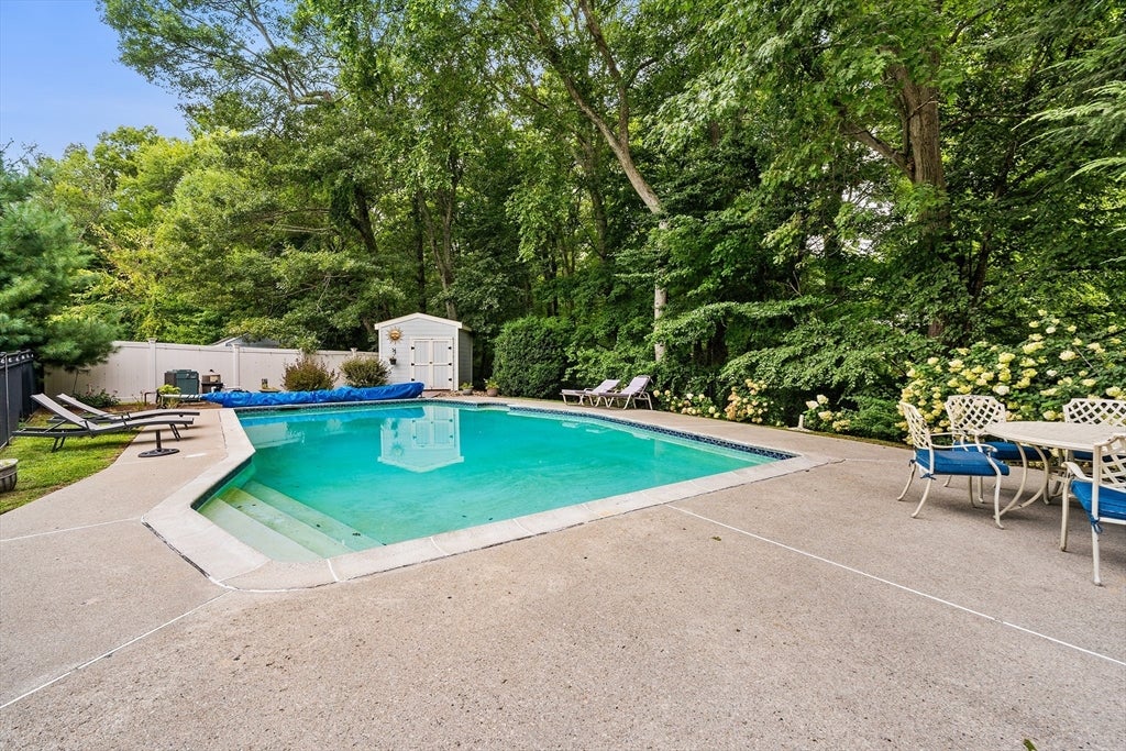 16 Jasmine Rd, Medway, MA Photo #31