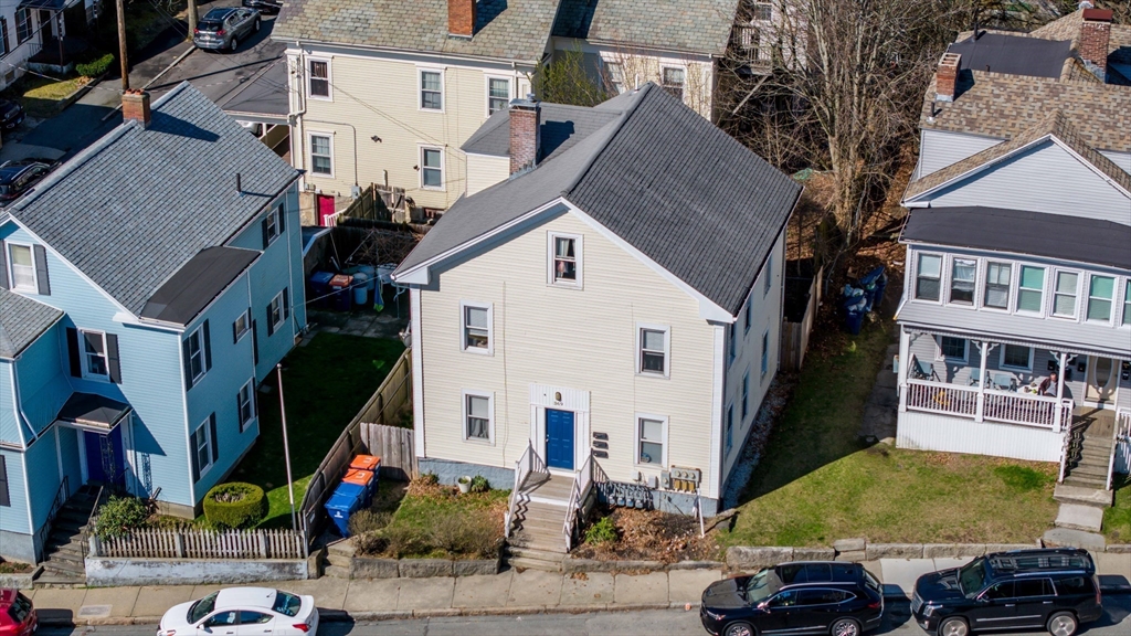 369 County St