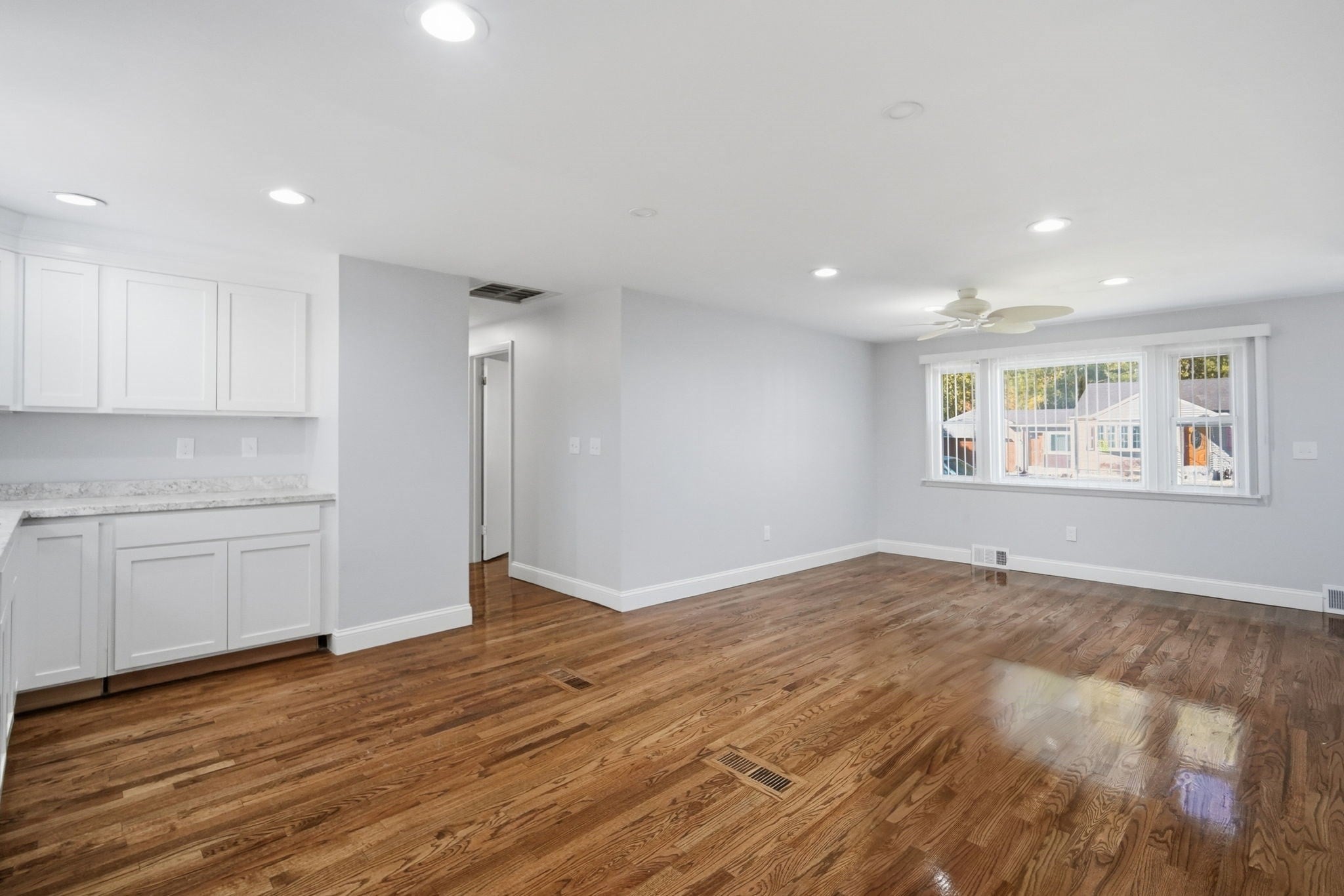 89 Juniper Dr, Springfield, MA Photo #15