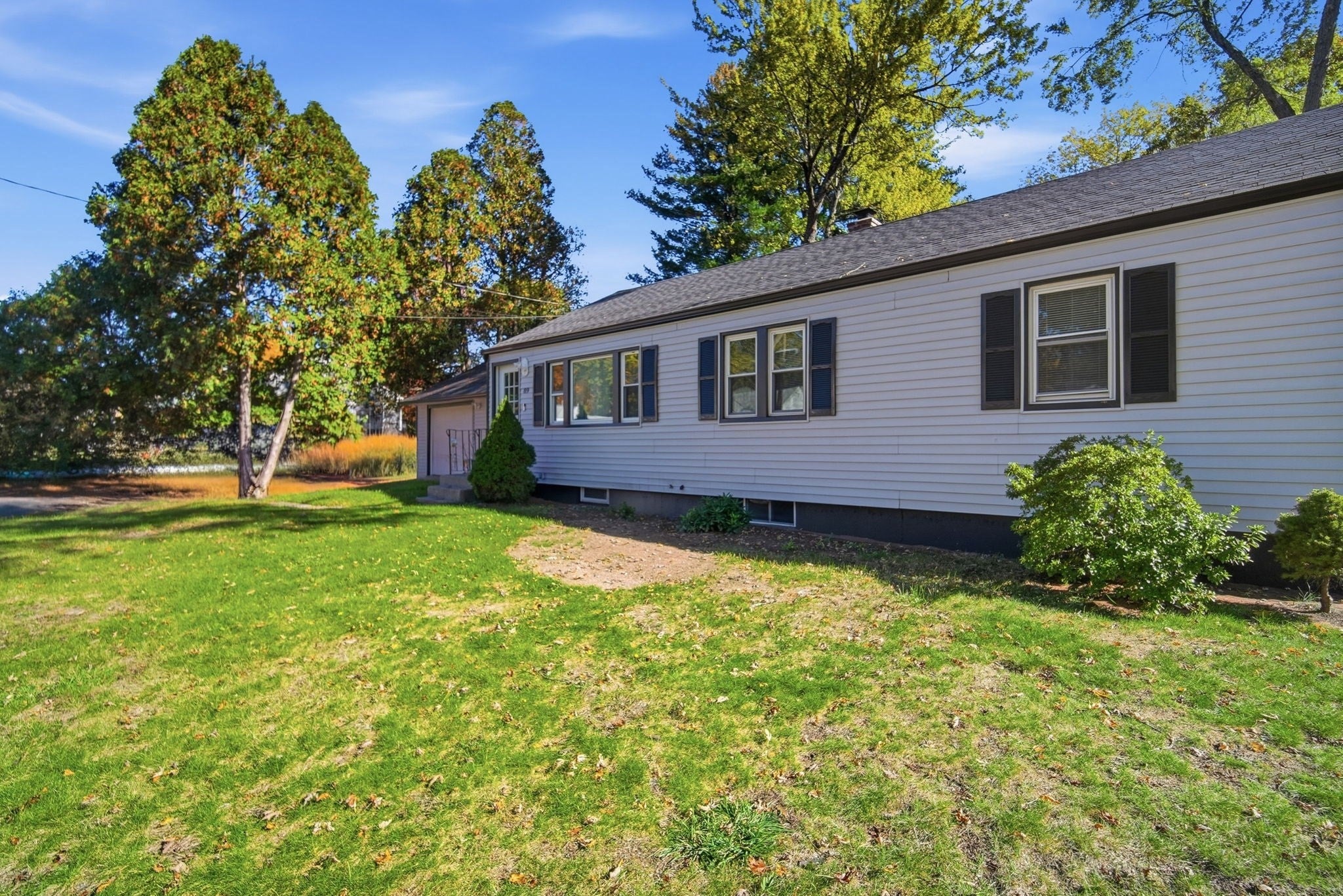 89 Juniper Dr, Springfield, MA Photo #4