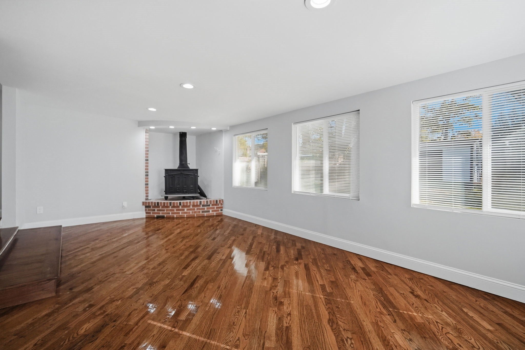 89 Juniper Dr, Springfield, MA Photo #6