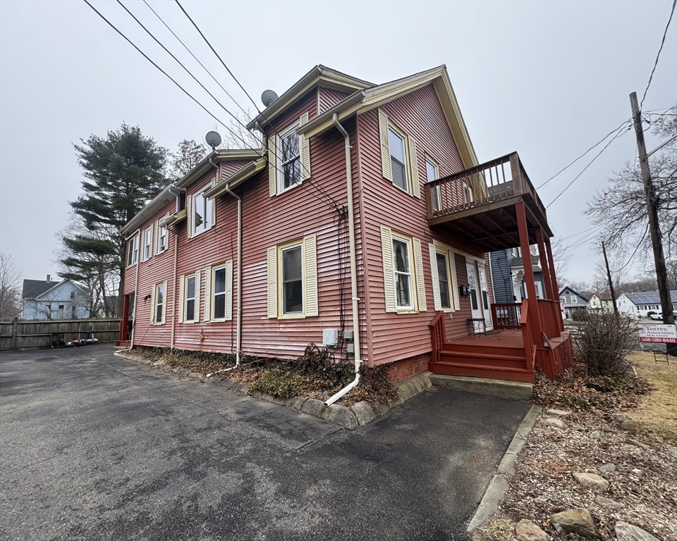 19 Sansom St
