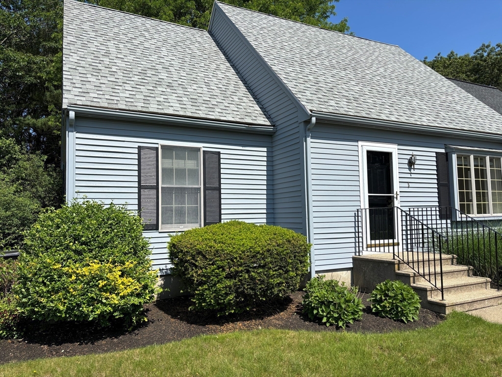 5 Andrews Farm Rd