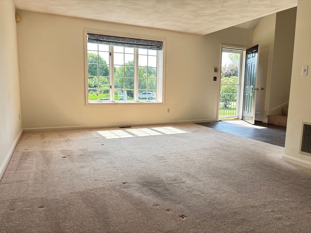5 Andrews Farm Rd
