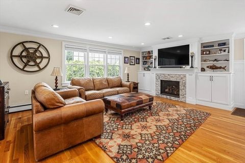 72 Scotland St Hingham MA 02043