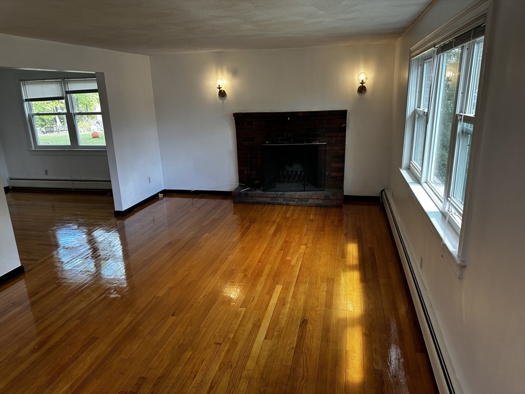 Click for 1193 Boylston St #1193, Newton, MA slideshow Click for 1193 Boylston St #1193, Newton, MA slideshow