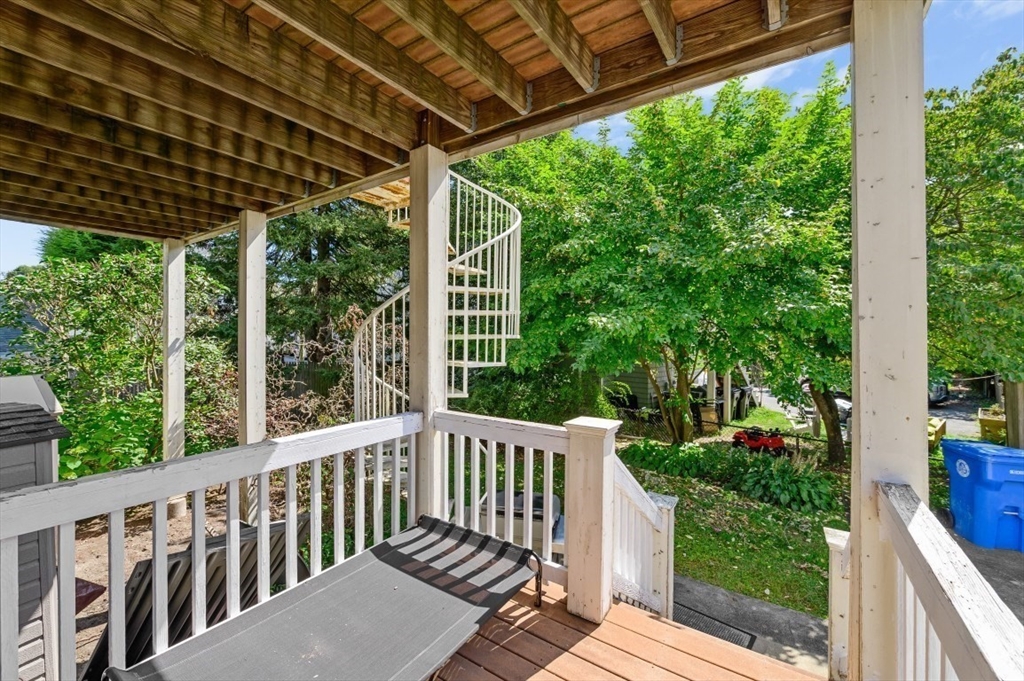 Belmont, Massachusetts 02478, United States, 2 Bedrooms Bedrooms, ,2 BathroomsBathrooms,Residential,Contingent,203589