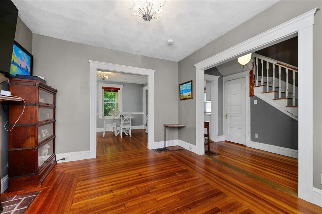 88 Bartlett Ave
